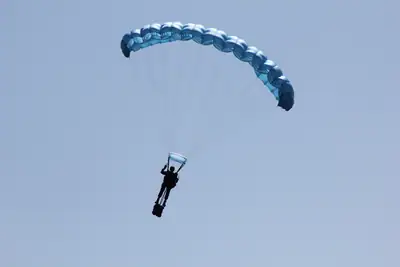 Luftfahrt, Fallschirm: Foto 1 von Josef Hupf